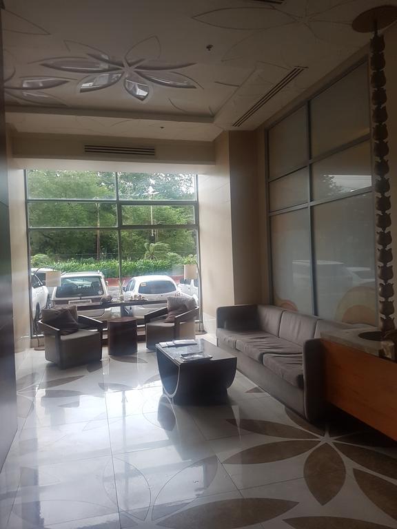 Eton Baypark Apartment Manila Exterior photo